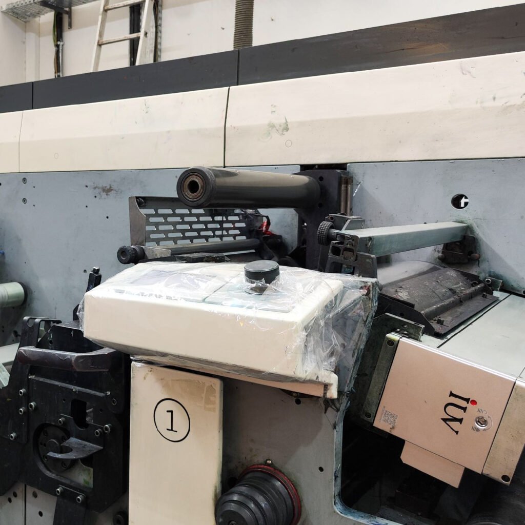 Jak systemy utwardzania UV obniżają zużycie energii i koszty produkcji