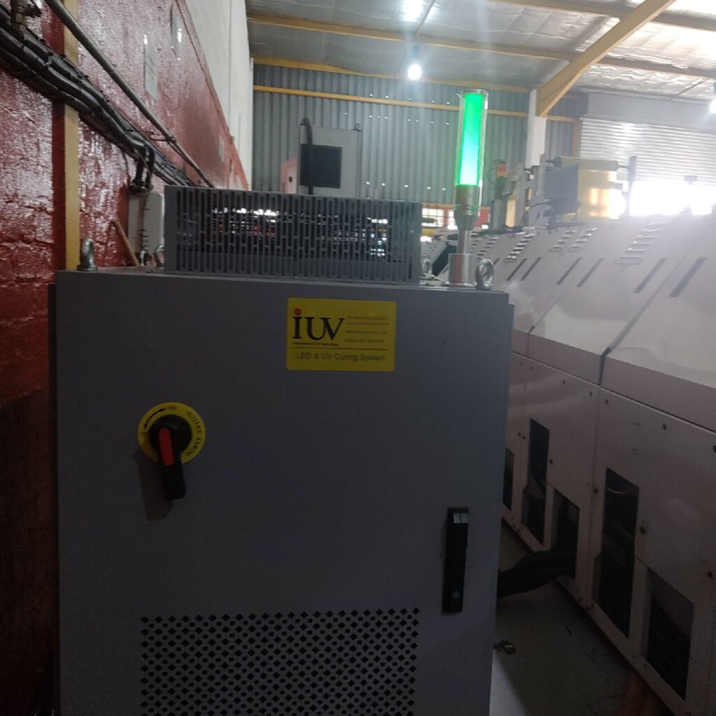 Systemy utwardzania UV jako element automatyzacji i cyfryzacji produkcji etykiet