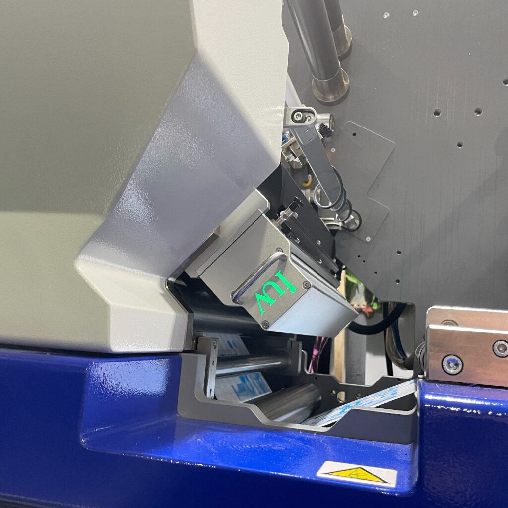 Innowacyjne systemy utwardzania UV w druku wąskowstęgowym – przyszłość poligrafii