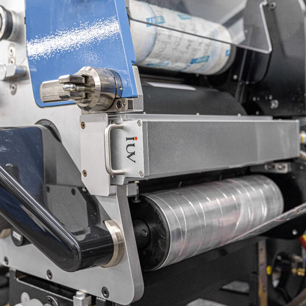 Jak druk fleksograficzny LED poprawia efektywność i jakość w produkcji opakowań