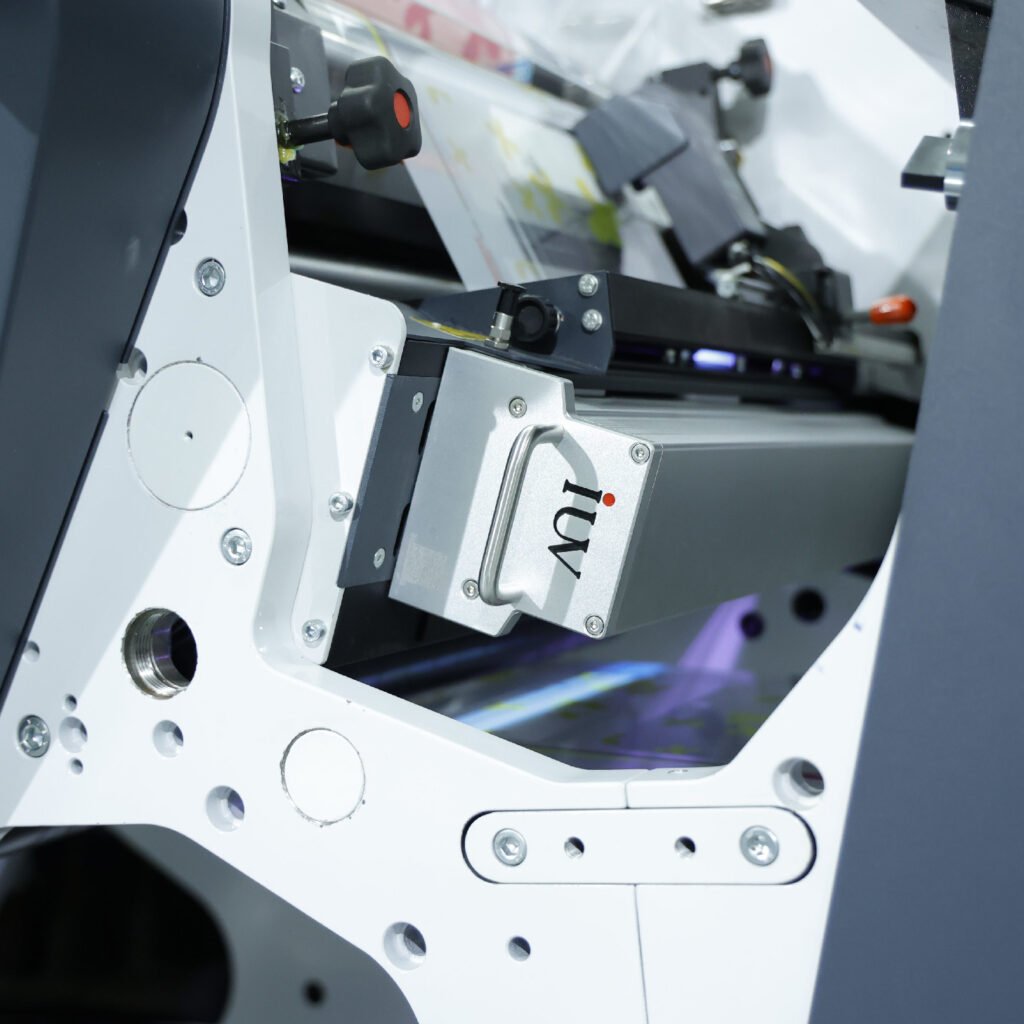 Jak wybrać system utwardzania UV do maszyny offsetowej – przewodnik dla drukarni przemysłowych