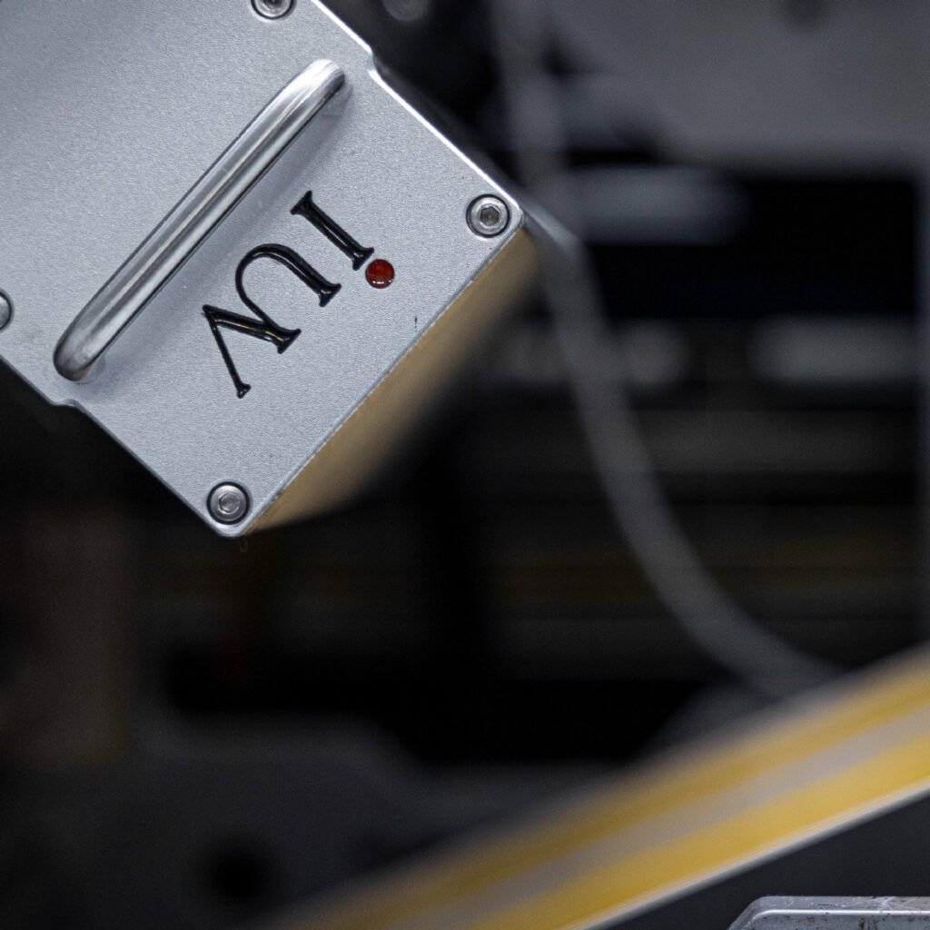 Nowoczesne systemy utwardzania LED w druku offsetowym – wydajność bez kompromisów