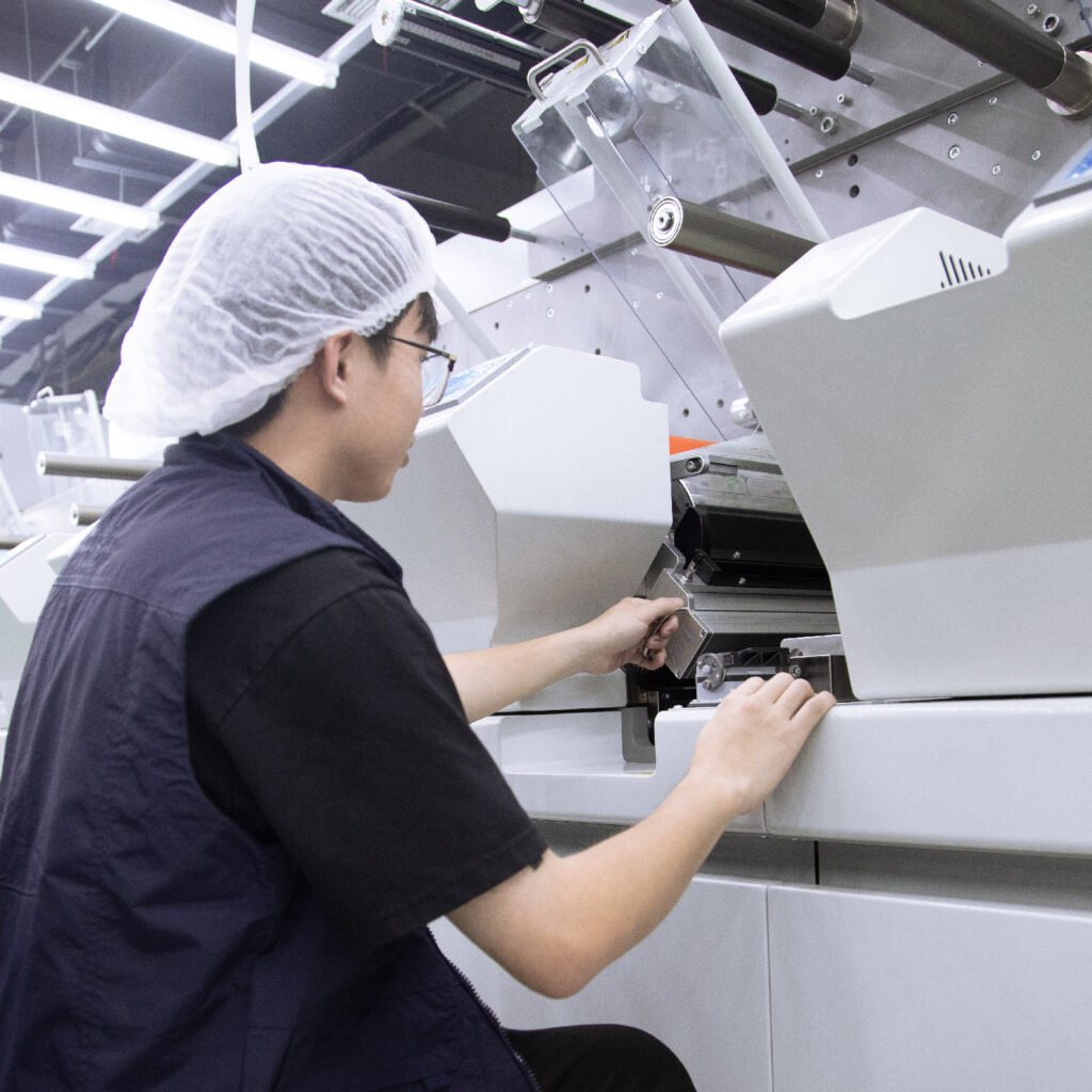 Nowoczesne systemy utwardzania UV w druku fleksograficznym – efektywność i precyzja