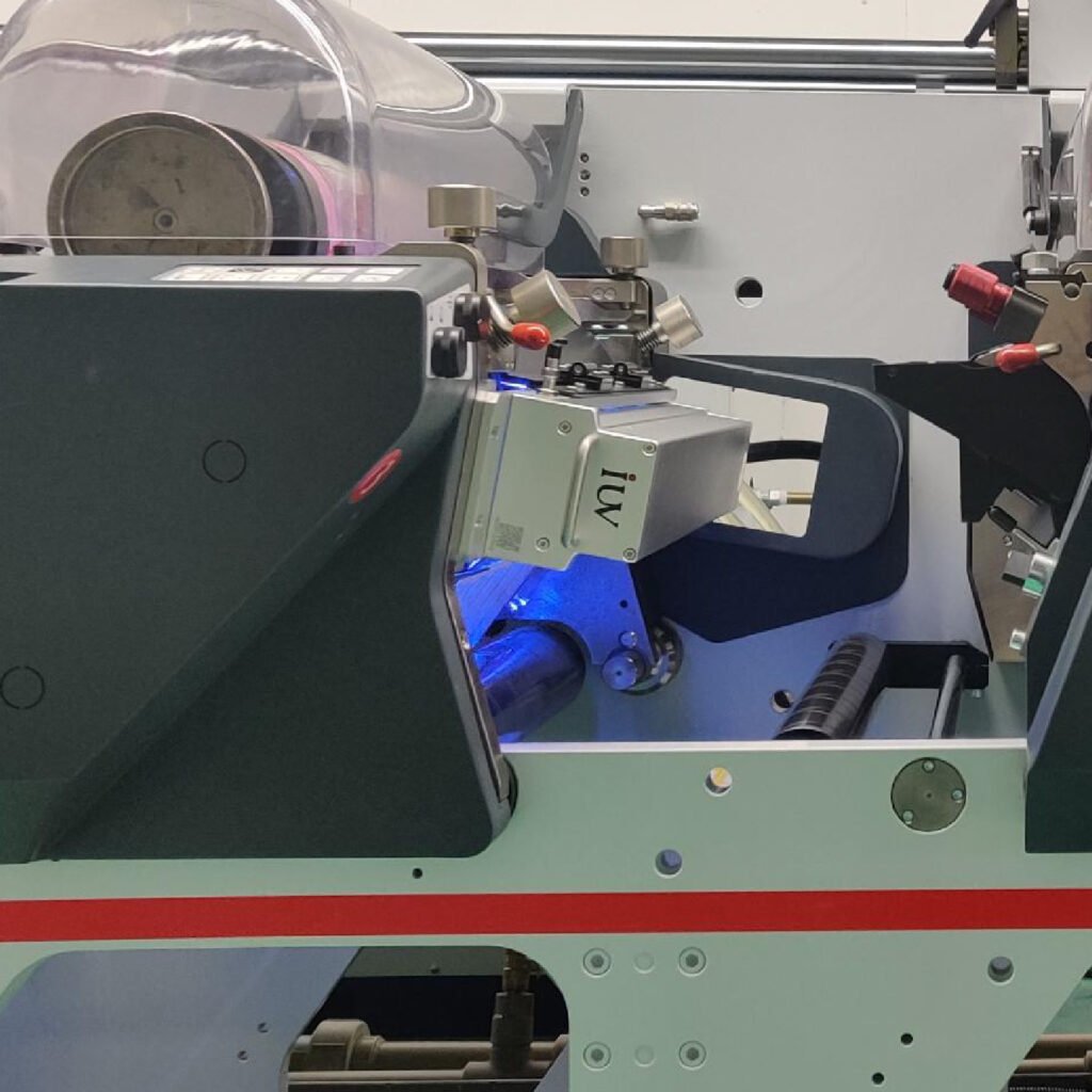 Dlaczego LED UV staje się kluczową technologią w nowoczesnym druku offsetowym