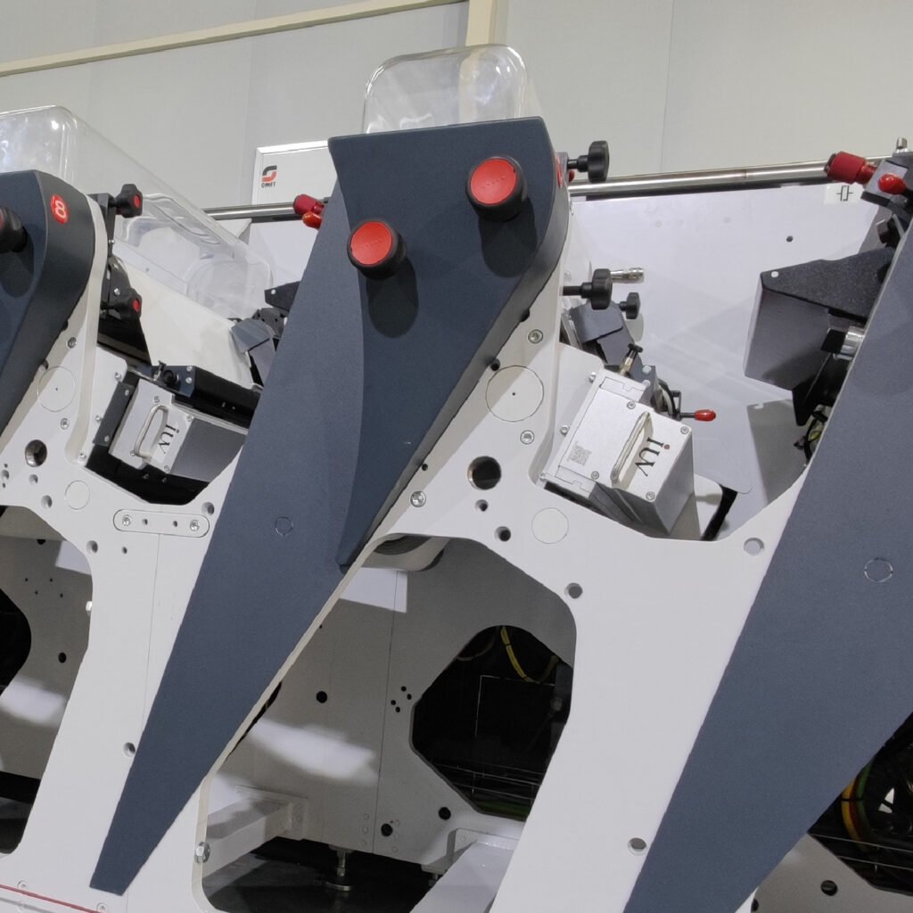 Oszczędność energii dzięki systemom LED UV w produkcji etykiet