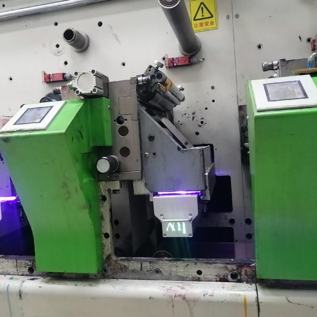 Porównanie technologii tradycyjny UV vs. system utwardzania LED UV w druku fleksograficznym