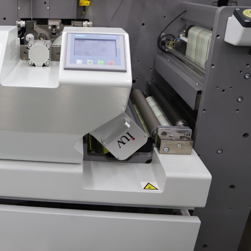 System utwardzania LED UV w maszynach wąskowstęgowych – efektywność na nowym poziomie