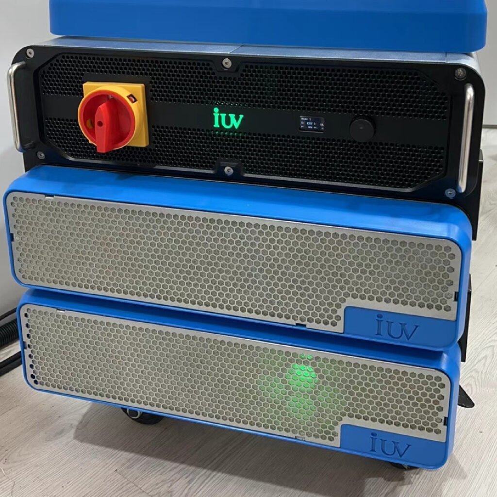 Zautomatyzowane operacje utwardzania UV jako element Przemysłu 4.0 w poligrafii