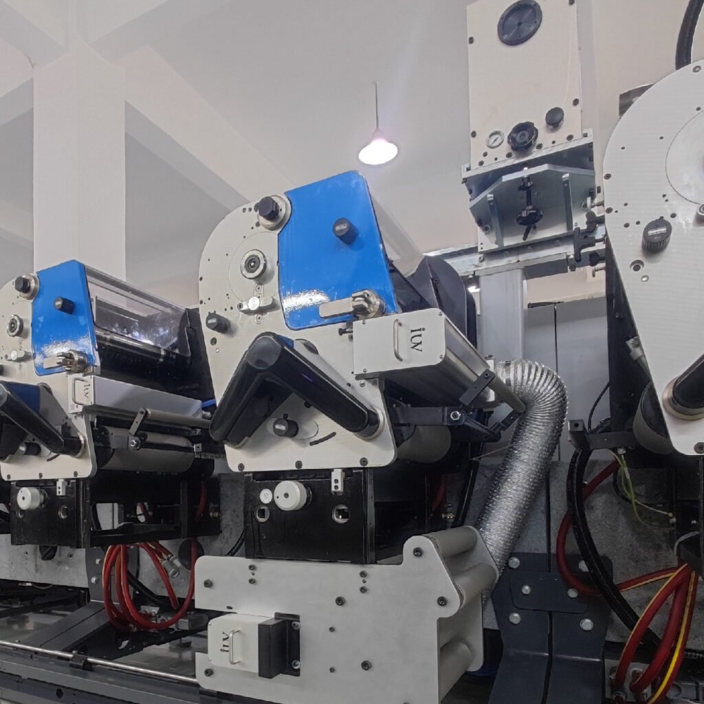 Jak modernizacja UV LED zwiększa wydajność i jakość druku fleksograficznego