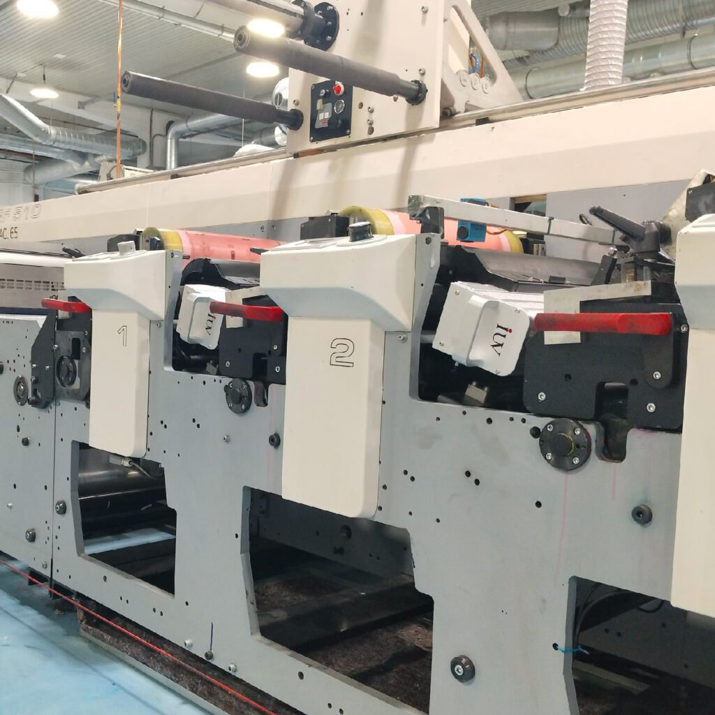 Porównanie jakości druku fleksograficznego przy zastosowaniu UV LED i klasycznego UV