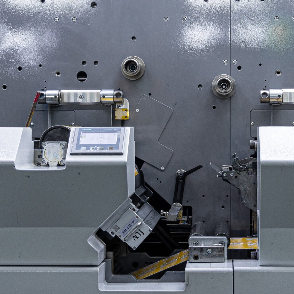 Strategie poprawy efektywności procesów produkcyjnych przy użyciu systemów LED UV wąskowstęgowych