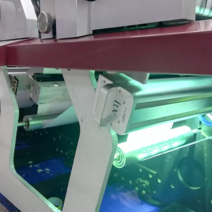 Druk fleksograficzny UV a LED UV – która technologia bardziej się opłaca