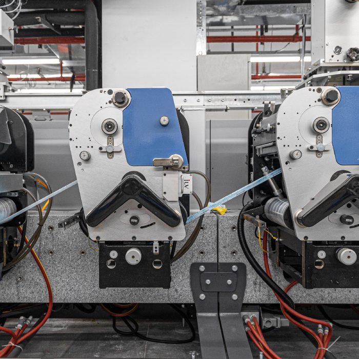 Integracja UV LED z maszynami fleksograficznymi i offsetowymi przyszłość druku etykiet