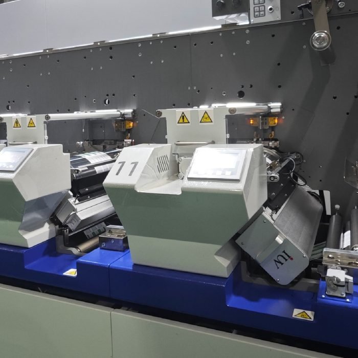 Inwestycja w systemy utwardzania UV – oszczędności i wyższa jakość druku w drukarniach