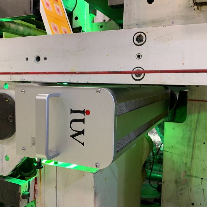 Jak UV LED zmienia proces druku offsetowego w produkcji etykiet premium