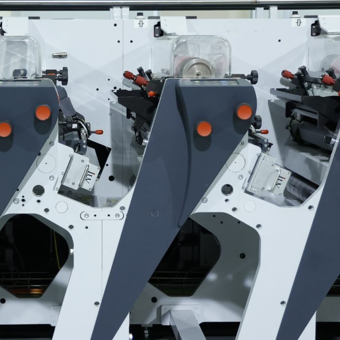 Jak systemy utwardzania LED rewolucjonizują wydajność w produkcji etykiet i opakowań