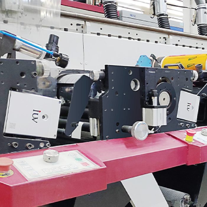 Jak systemy utwardzania UV wspierają druk fleksograficzny w nowoczesnych drukarniachJak systemy utwardzania UV wspierają druk fleksograficzny w nowoczesnych drukarniach