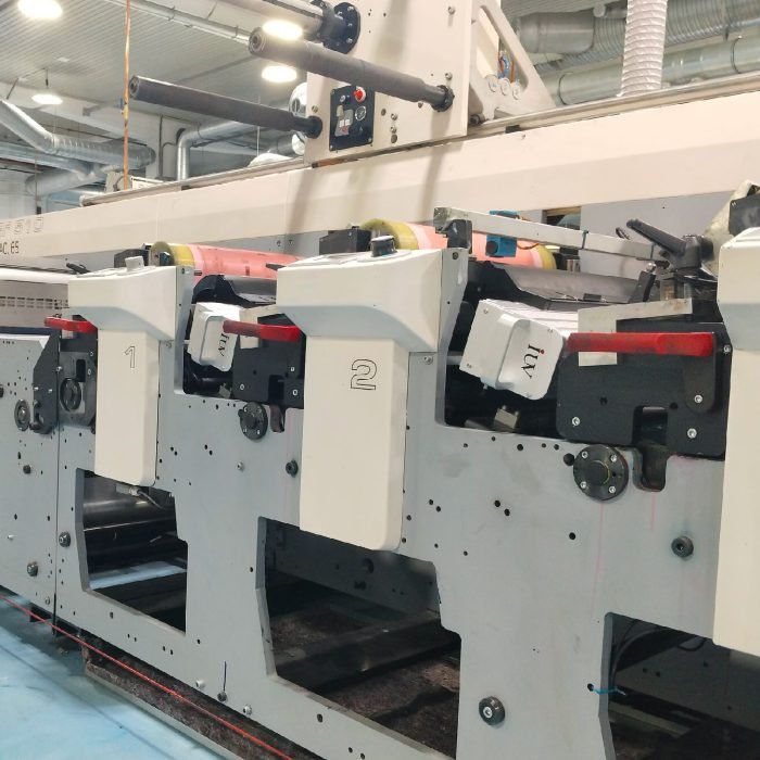 Porównanie jakości druku fleksograficznego przy zastosowaniu UV LED i klasycznego UV