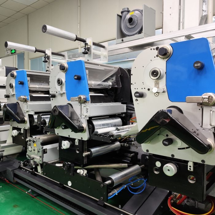 Porównanie tradycyjnego UV i LED UV w narrow-web różnice, koszty, wydajność