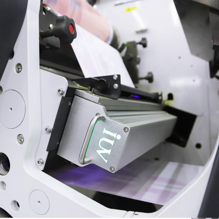 Producent LED UV Strategie Modernizacji Tradycyjnych Lamp UV do Systemów UV LED w Druku Fleksograficznym i Offsetowym