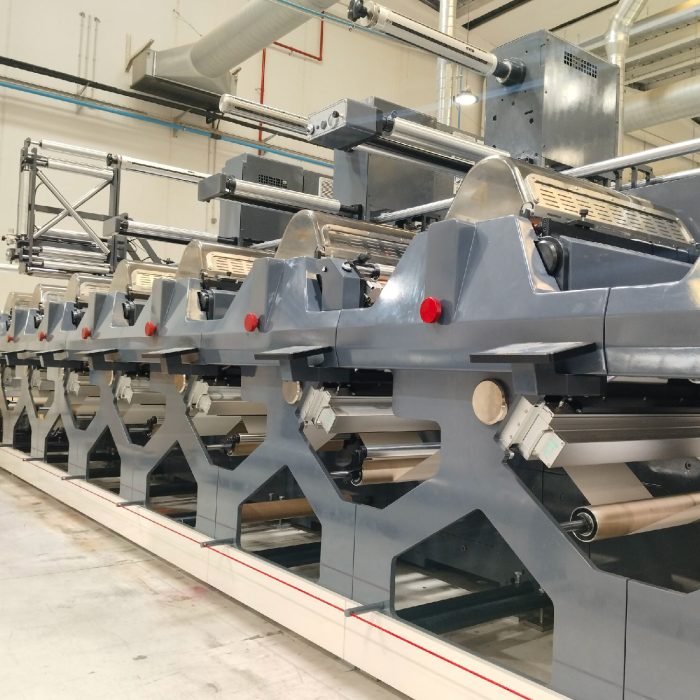 Wpływ automatycznych operacji UV na jakość druku na materiałach trudnych do utrwalenia