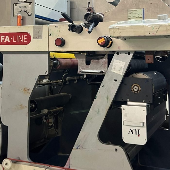 Wpływ systemu utwardzania LED UV na stabilność kolorystyczną w fleksografii